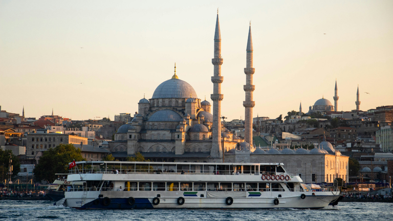 Istanbul-travel-inspiration-cover